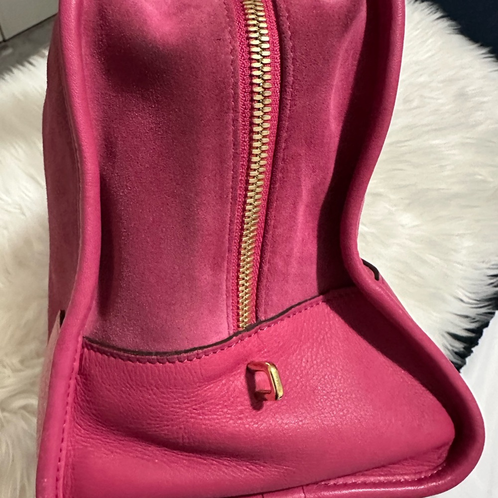 Loewe in Elegant Fuchsia Pink Suede and Leather Women's Handbag Limited Edition - Picture 3 of 15